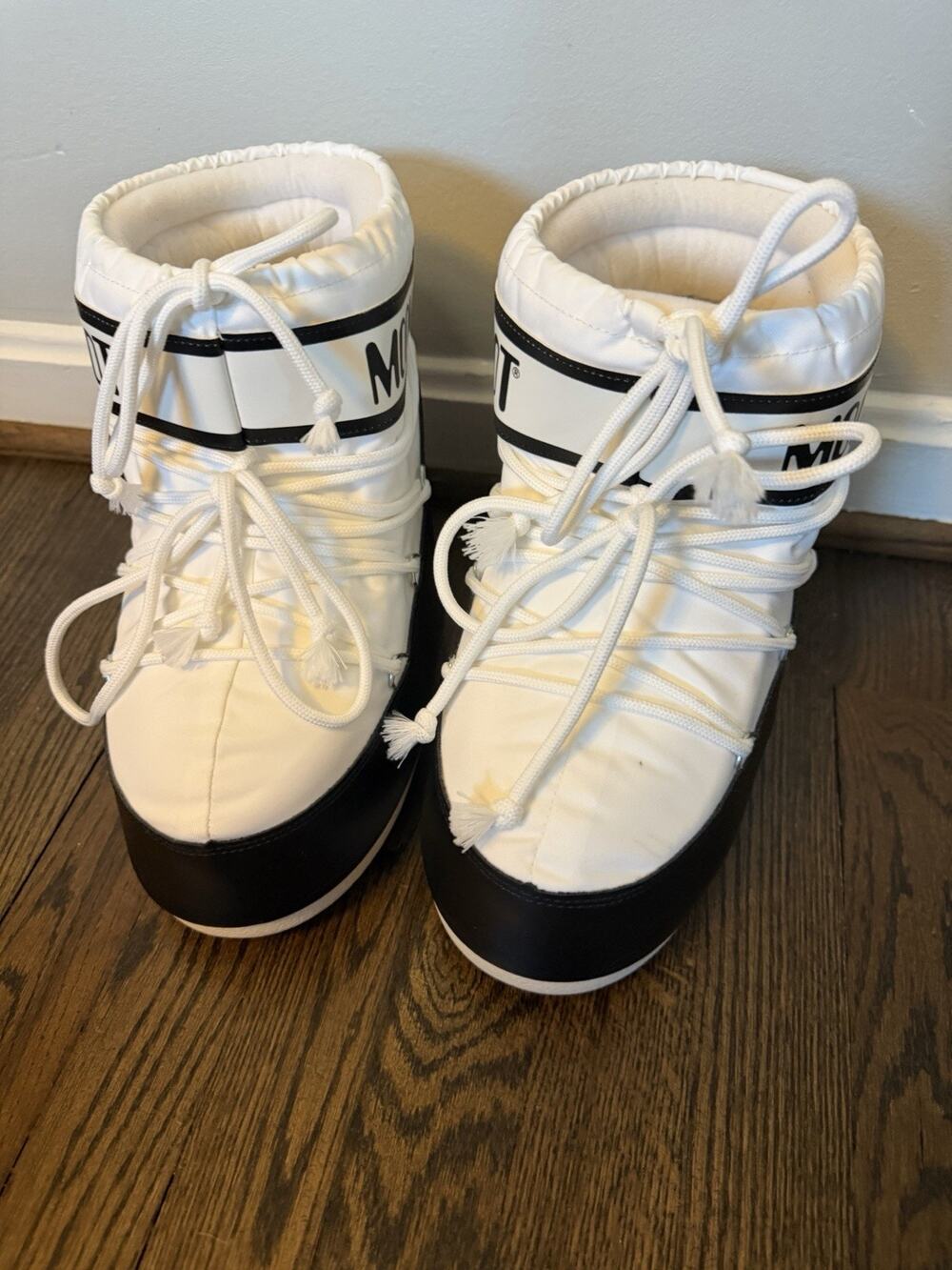 Moon Boot Icon Low Nylon Winter Snow Boots Black White Women's Sz 9 NEW